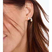 Load image into Gallery viewer, Mama She's an Icon Huggies in White Diamondettes