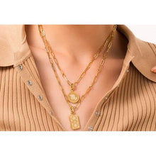 Load image into Gallery viewer, Roberto Coin 18K Yellow Gold Venetian Princess Dog Tag Medallion Necklace