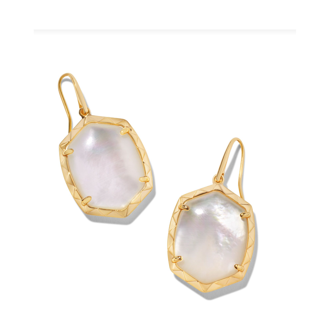 Kendra Scott Gold Daphne Drop Earrings in Light Ivory Mother of Pearl