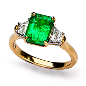 18K Yellow Gold 3 Stone Emerald Ring