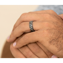 Load image into Gallery viewer, Brook &amp; Branch &quot;The Drake&quot; Tantalum Duck Camo Wedding Band
