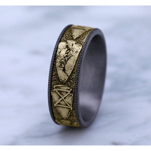 Brook & Branch "The Arrowhead" 14K Yellow Gold & Tantalum Wedding Band